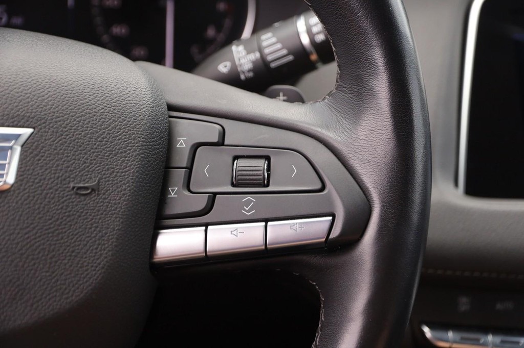 Cadillac XT4 Vehicle Full-screen Gallery Image 13