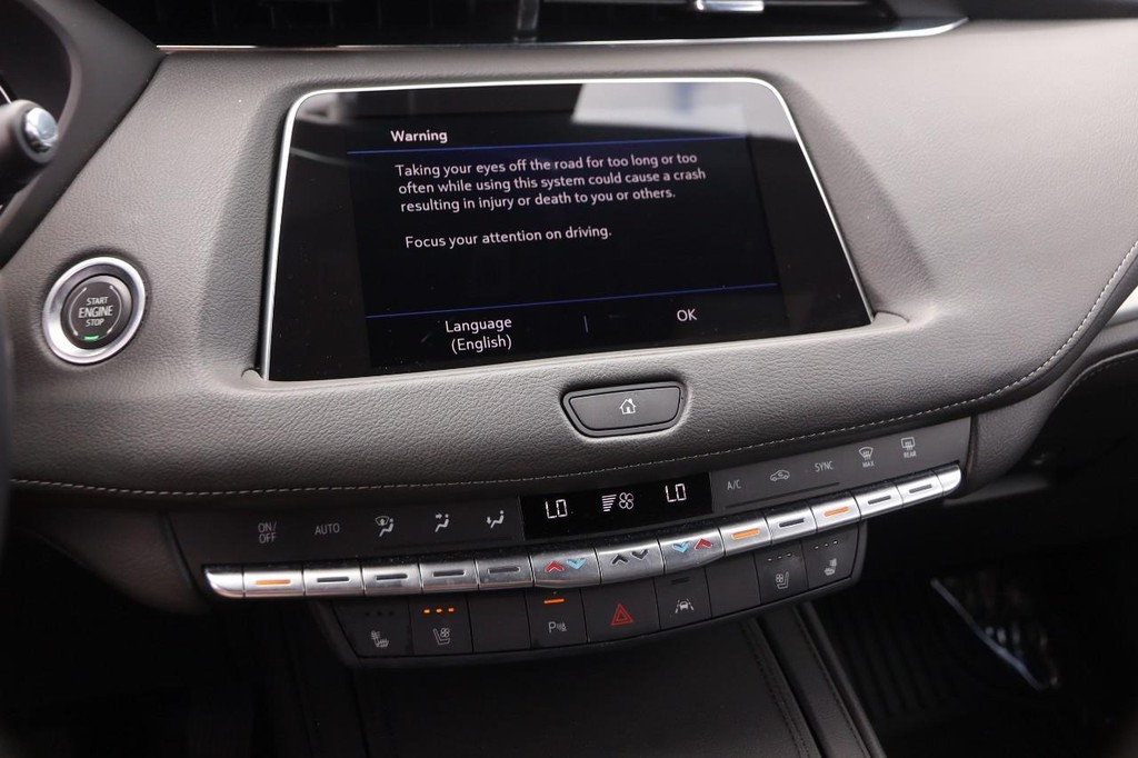 Cadillac XT4 Vehicle Full-screen Gallery Image 16