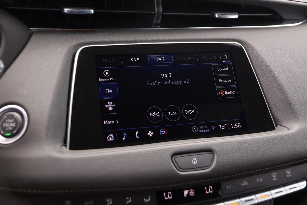 Cadillac XT4 Vehicle Full-screen Gallery Image 17