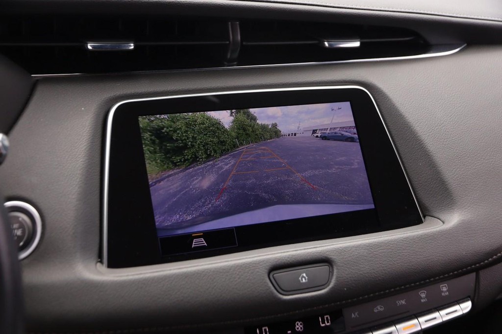 Cadillac XT4 Vehicle Full-screen Gallery Image 18
