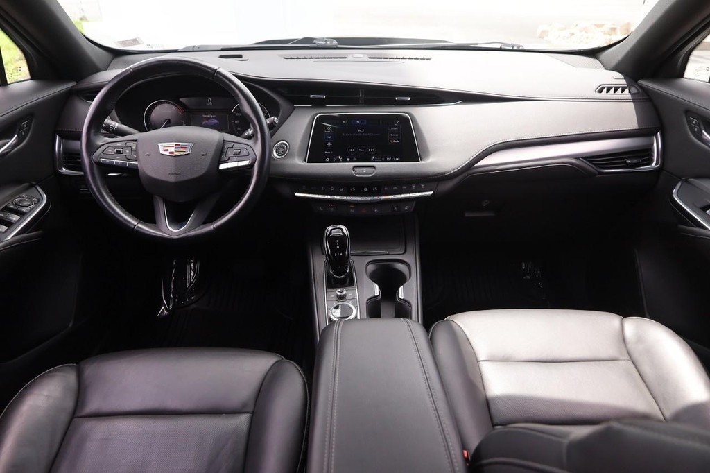 Cadillac XT4 Vehicle Full-screen Gallery Image 22