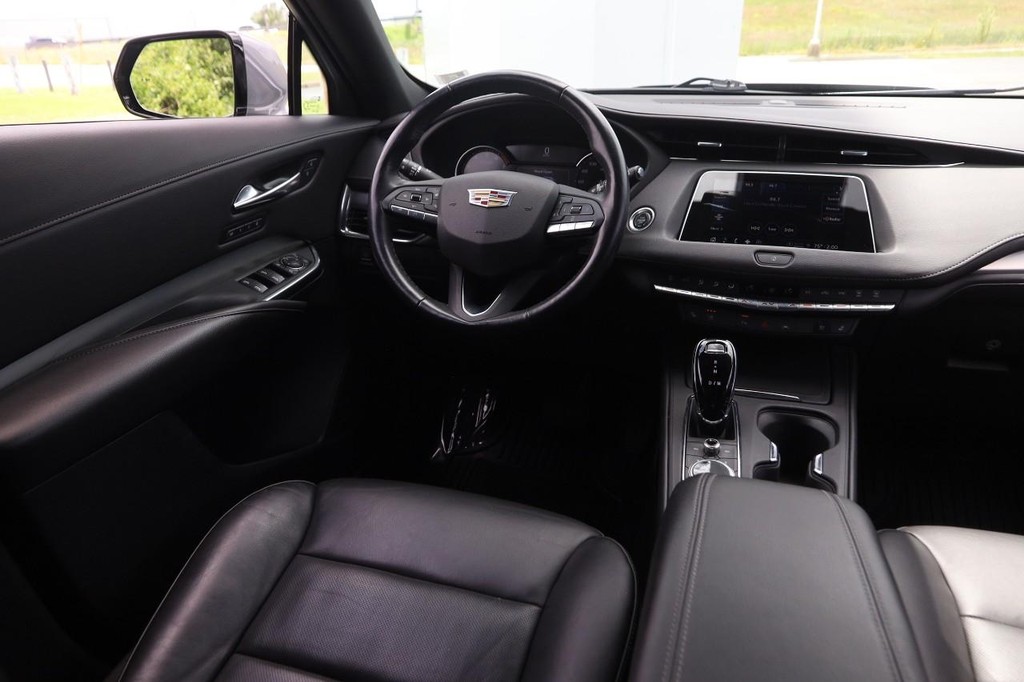 Cadillac XT4 Vehicle Full-screen Gallery Image 23