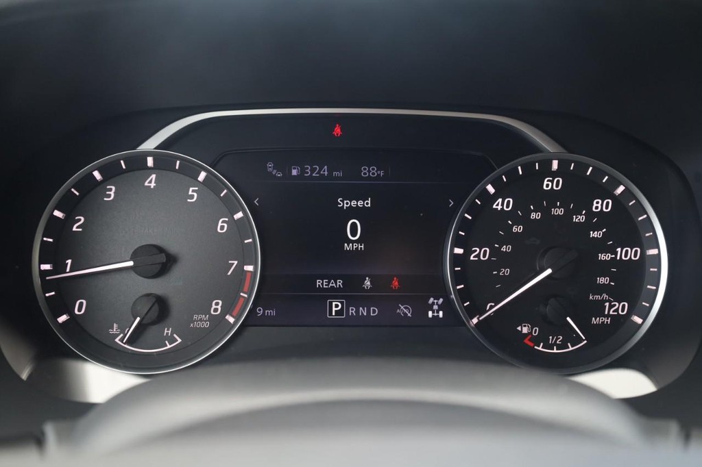 Nissan Frontier Vehicle Full-screen Gallery Image 14