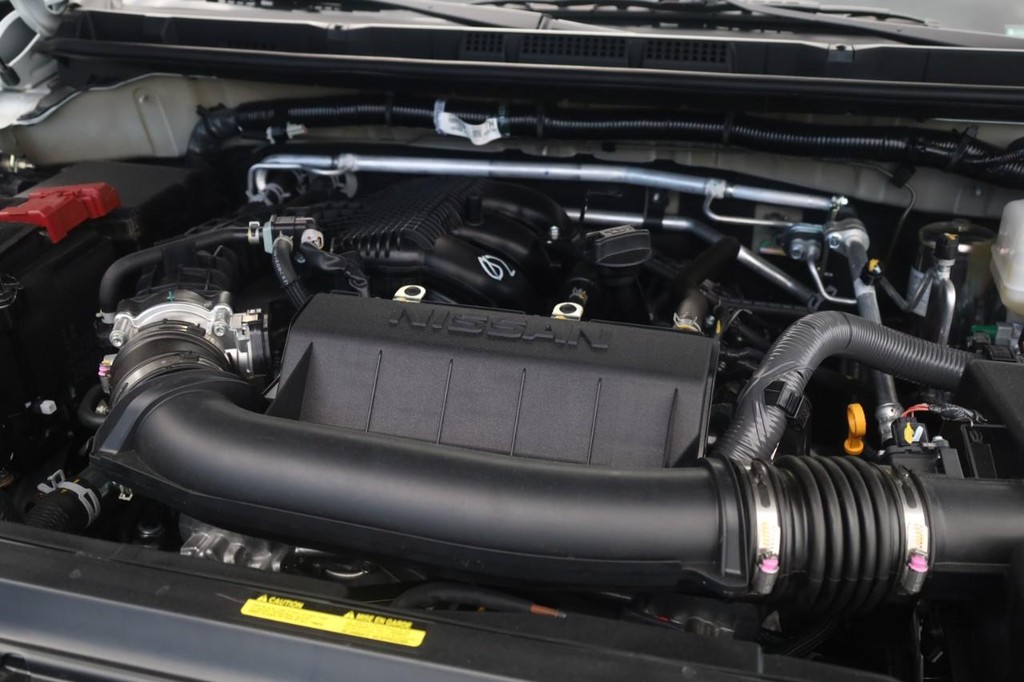 Nissan Frontier Vehicle Full-screen Gallery Image 24