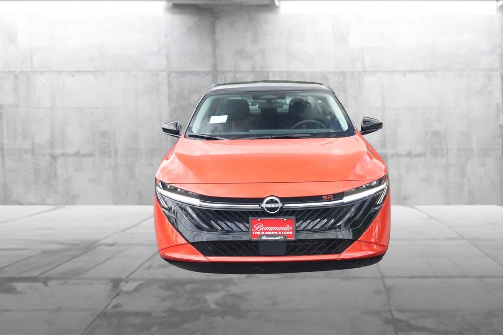 Nissan Sentra Vehicle Full-screen Gallery Image 4