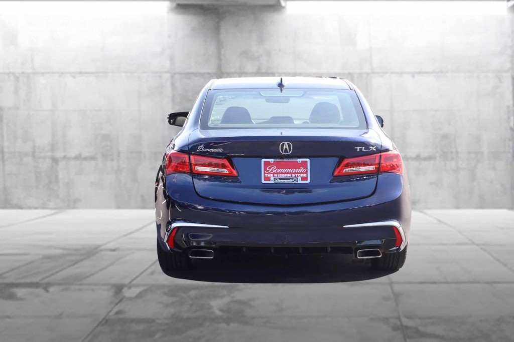 Acura TLX Vehicle Full-screen Gallery Image 6