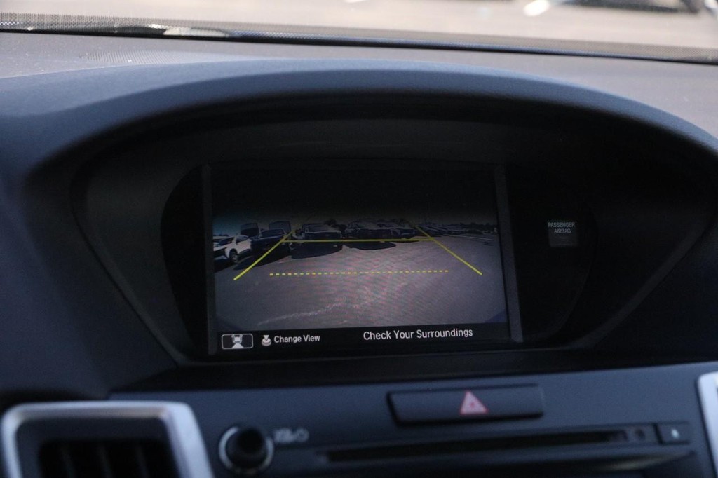 Acura TLX Vehicle Full-screen Gallery Image 18
