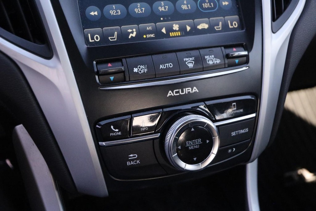 Acura TLX Vehicle Full-screen Gallery Image 19