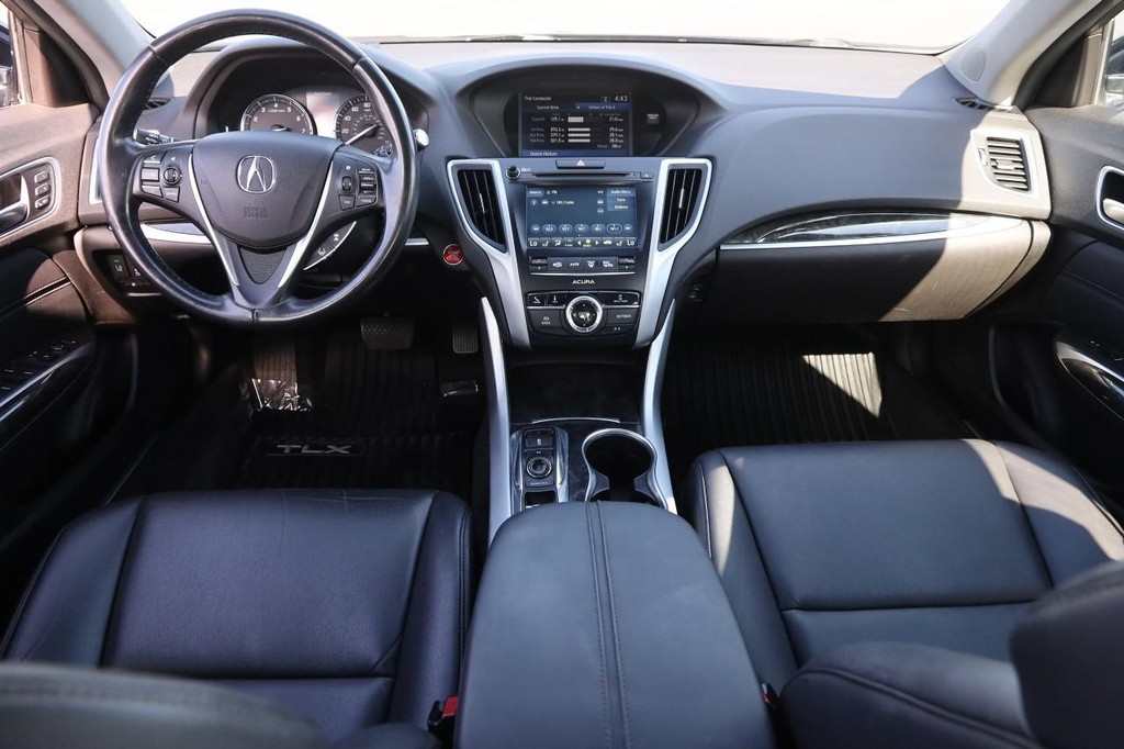 Acura TLX Vehicle Full-screen Gallery Image 22