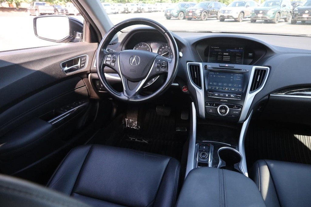 Acura TLX Vehicle Full-screen Gallery Image 23