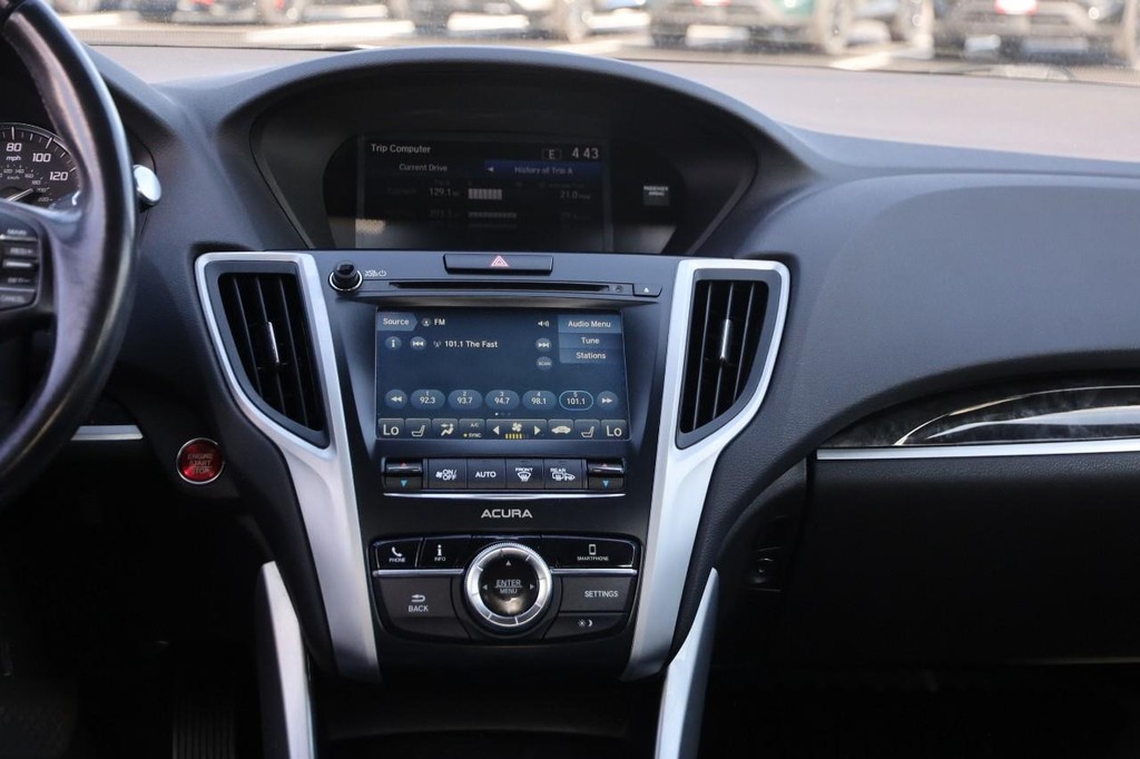 Acura TLX Vehicle Full-screen Gallery Image 25