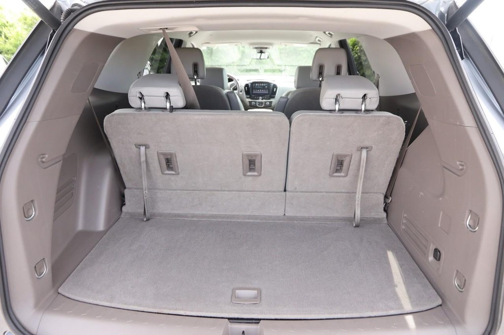Chevrolet Traverse Vehicle Full-screen Gallery Image 07