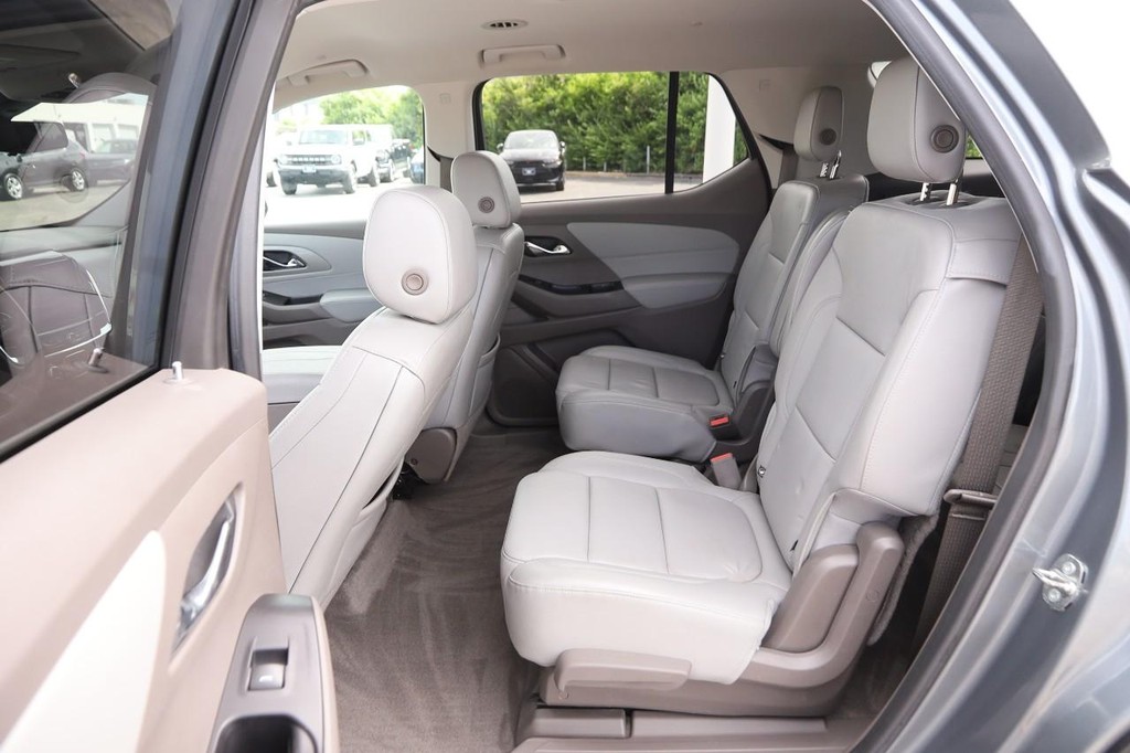 Chevrolet Traverse Vehicle Full-screen Gallery Image 10
