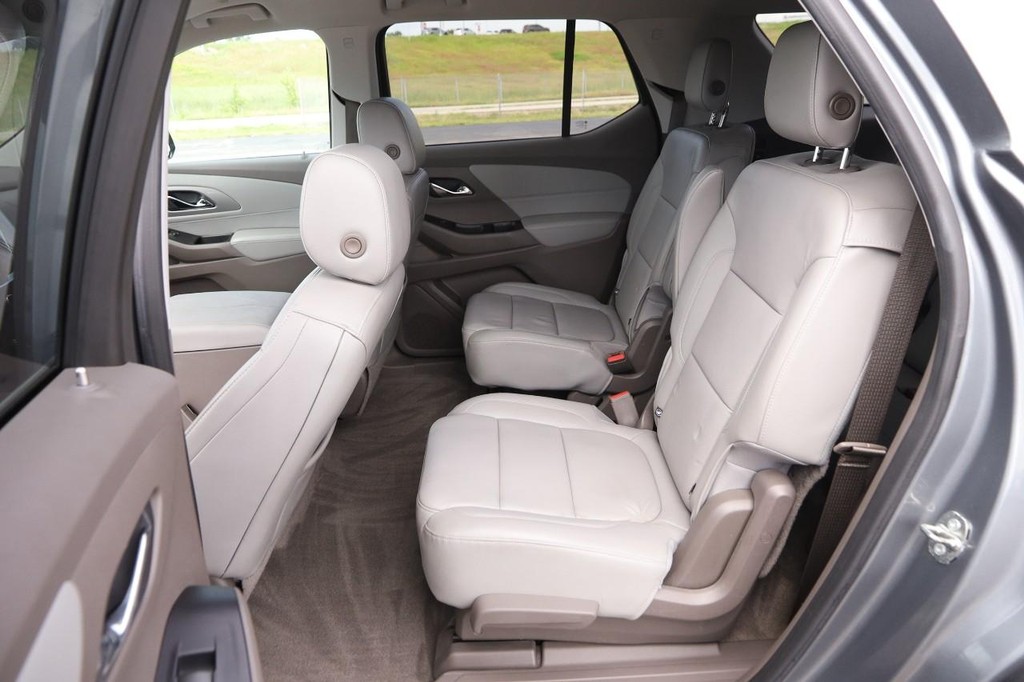 Chevrolet Traverse Vehicle Full-screen Gallery Image 13