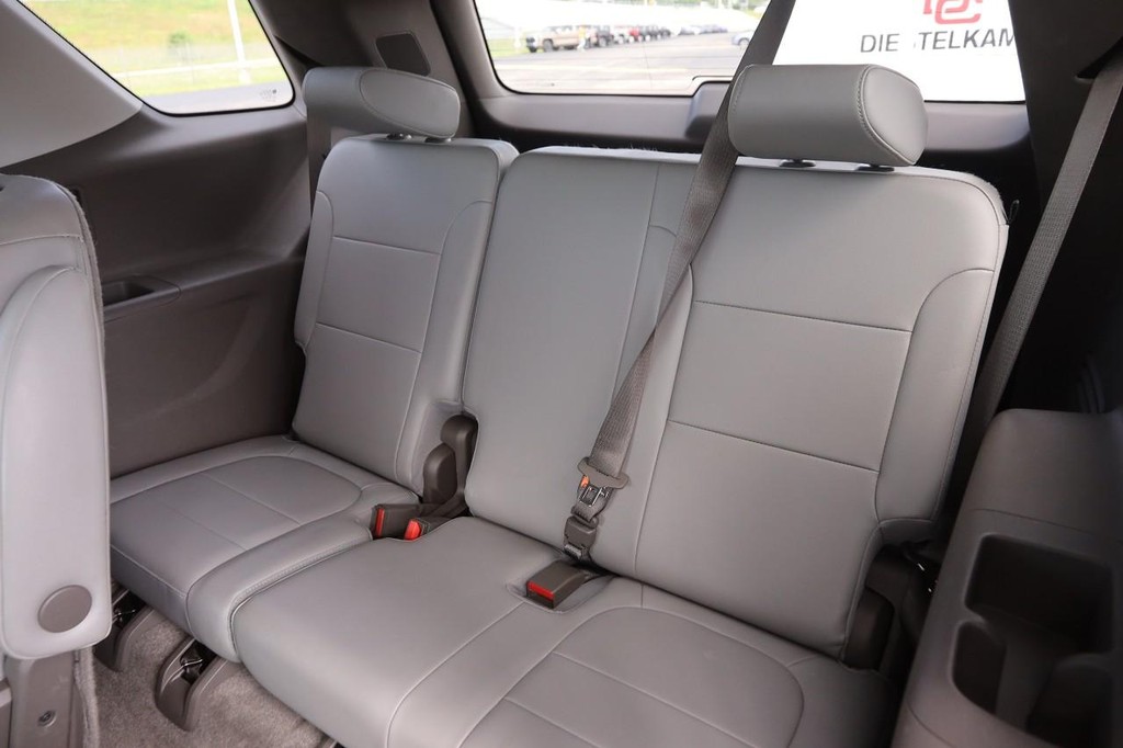 Chevrolet Traverse Vehicle Full-screen Gallery Image 14