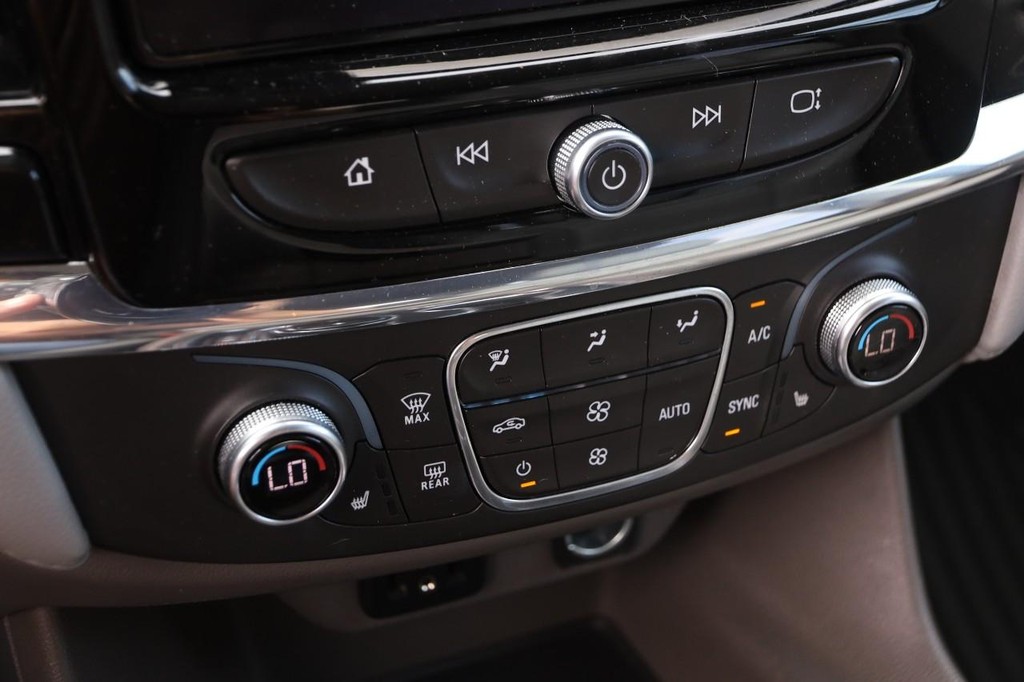 Chevrolet Traverse Vehicle Full-screen Gallery Image 23