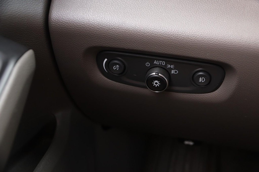 Chevrolet Traverse Vehicle Full-screen Gallery Image 25