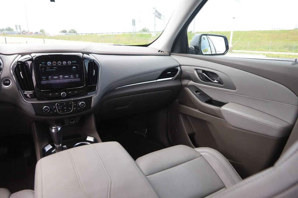 Chevrolet Traverse Vehicle Full-screen Gallery Image 30