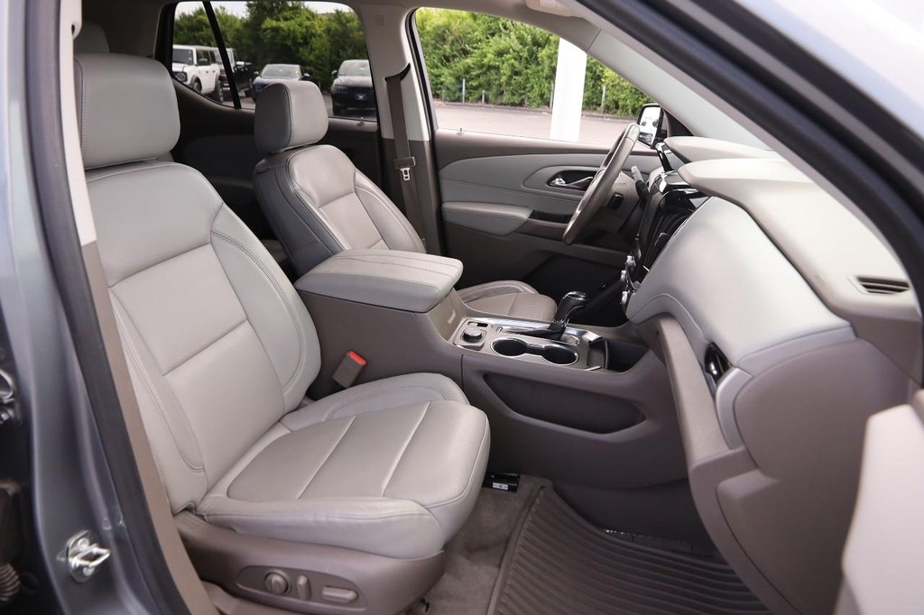 Chevrolet Traverse Vehicle Full-screen Gallery Image 31