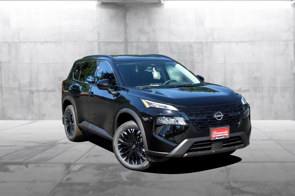Nissan Rogue Vehicle Image 02