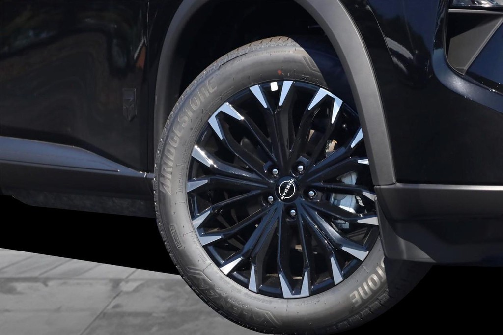 Nissan Rogue Vehicle Image 03