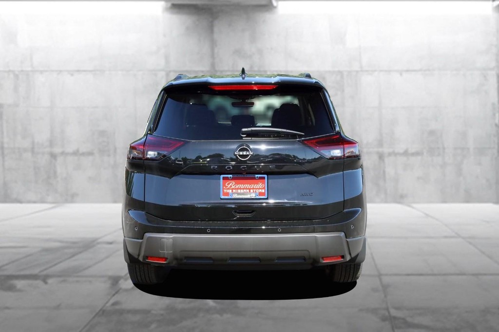 Nissan Rogue Vehicle Image 06