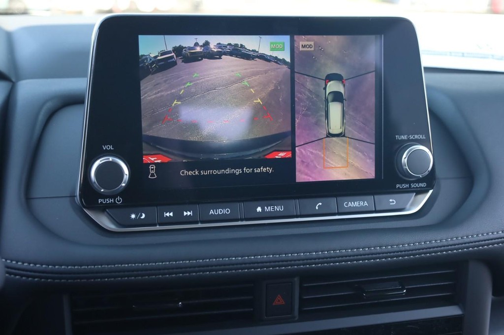 Nissan Rogue Vehicle Image 12