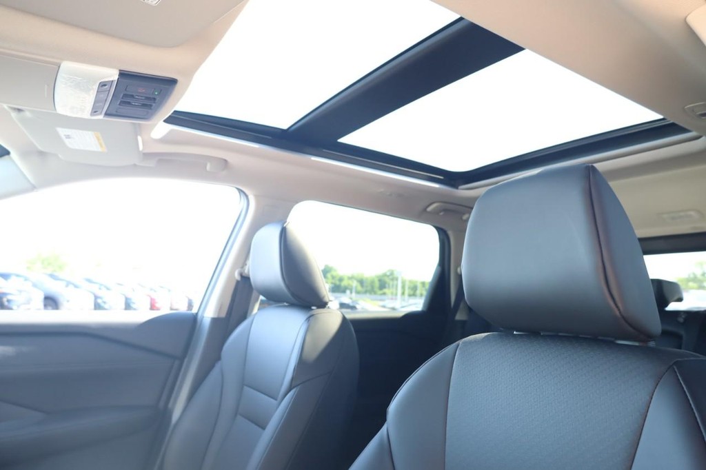 Nissan Rogue Vehicle Image 20