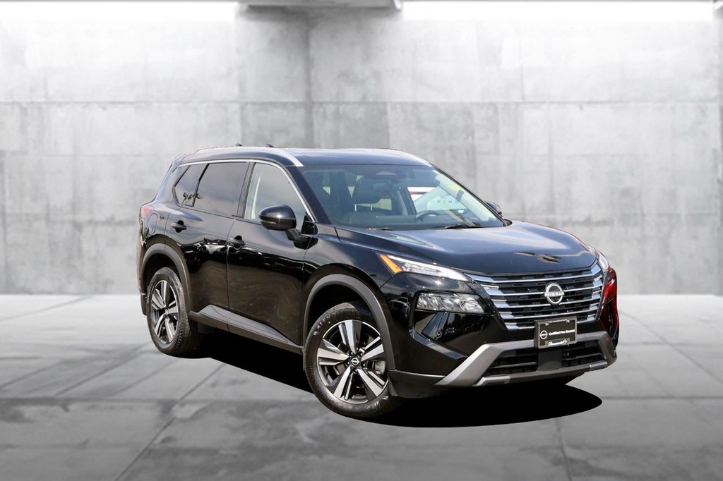 Nissan Rogue Vehicle Image 02