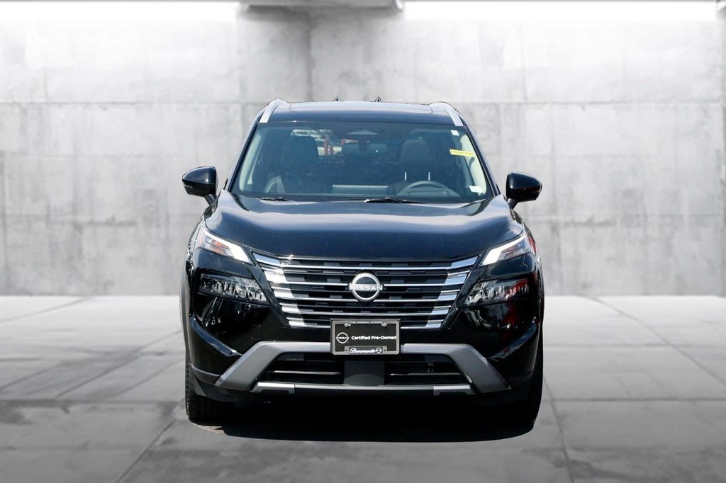 Nissan Rogue Vehicle Image 04