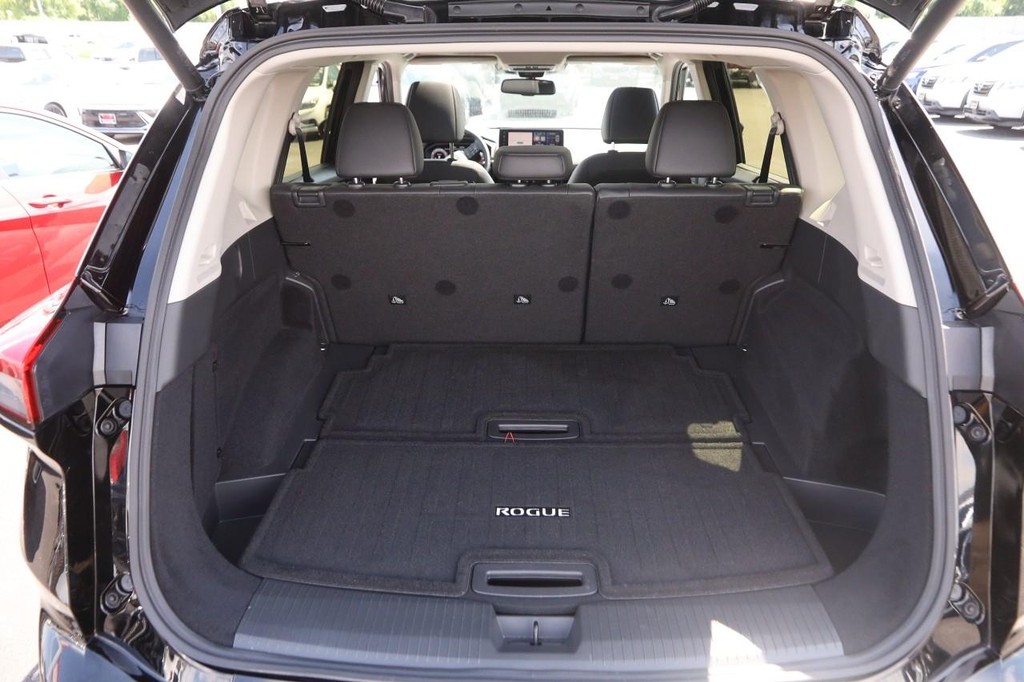 Nissan Rogue Vehicle Image 07