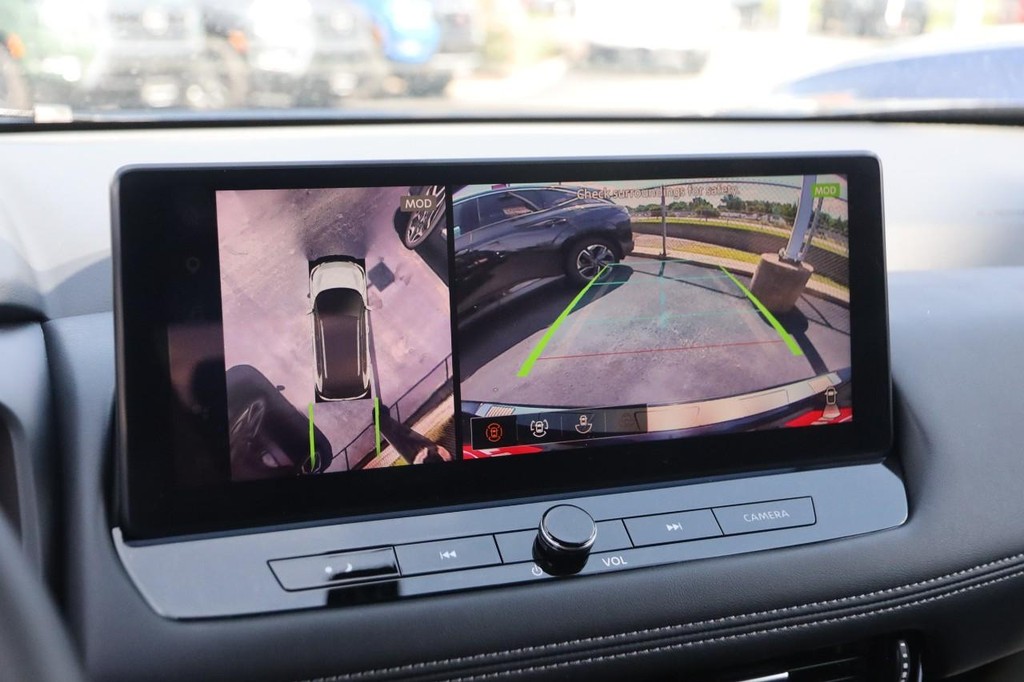 Nissan Rogue Vehicle Image 19