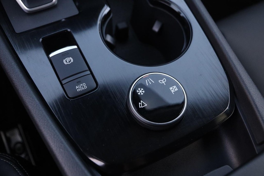 Nissan Rogue Vehicle Image 21