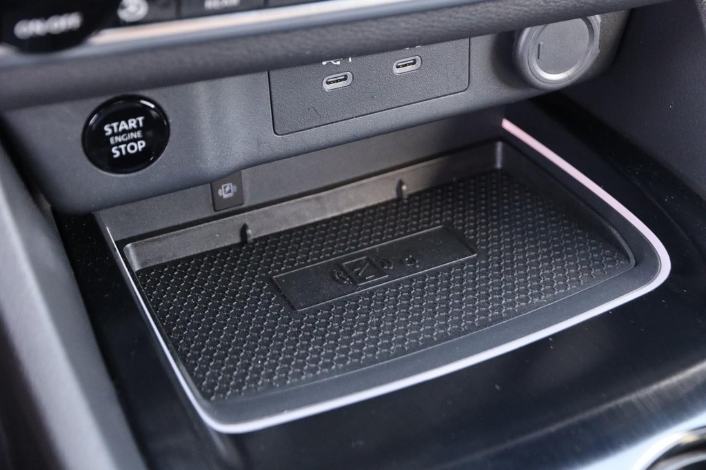 Nissan Rogue Vehicle Image 22