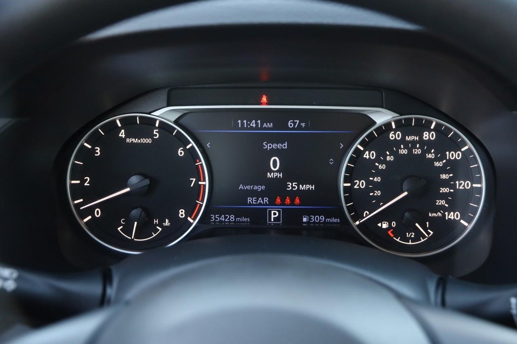 Nissan Altima Vehicle Image 13
