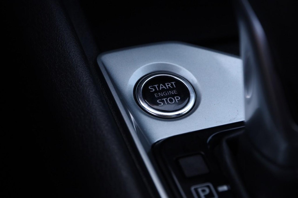 Nissan Altima Vehicle Image 18