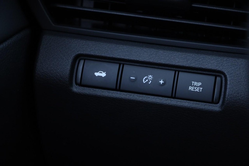Nissan Altima Vehicle Image 19