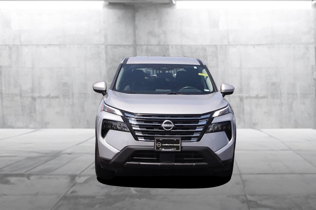 Nissan Rogue Vehicle Image 04