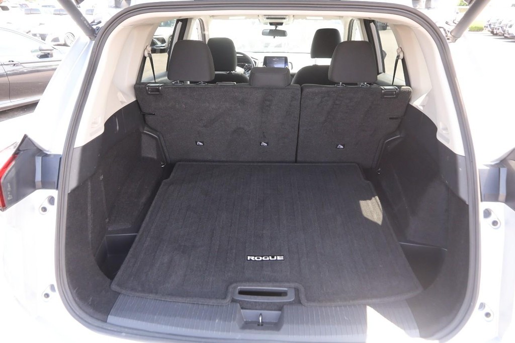Nissan Rogue Vehicle Image 07