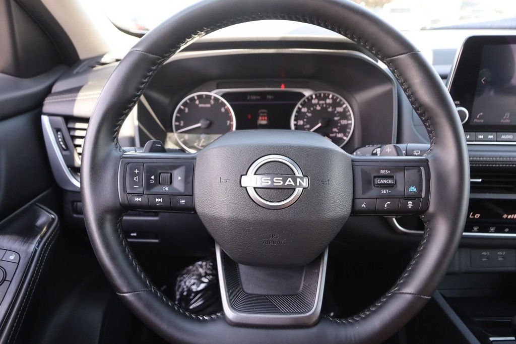 Nissan Rogue Vehicle Image 11