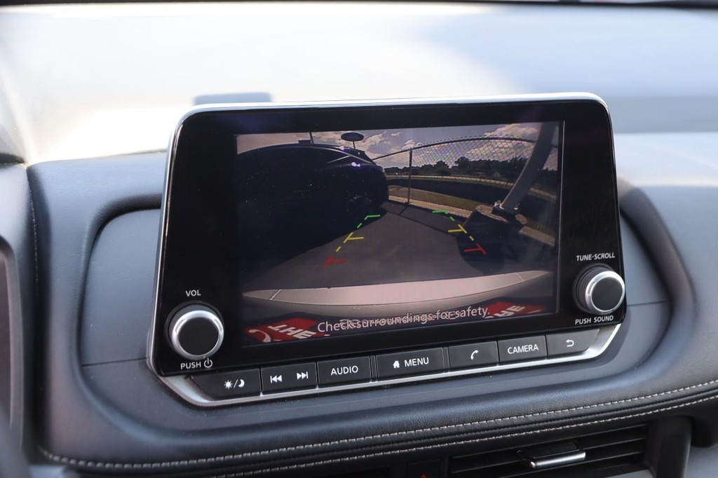 Nissan Rogue Vehicle Image 16