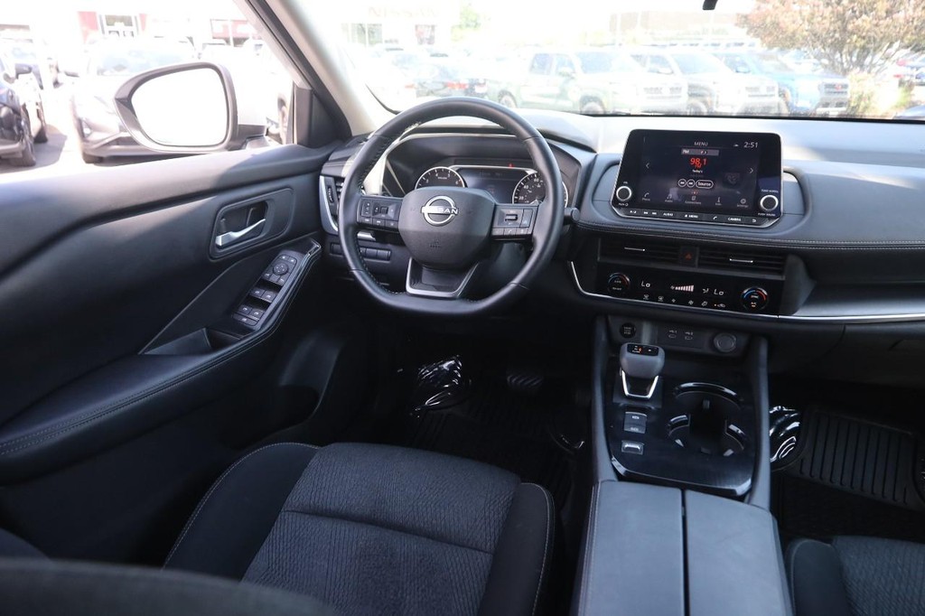 Nissan Rogue Vehicle Image 22