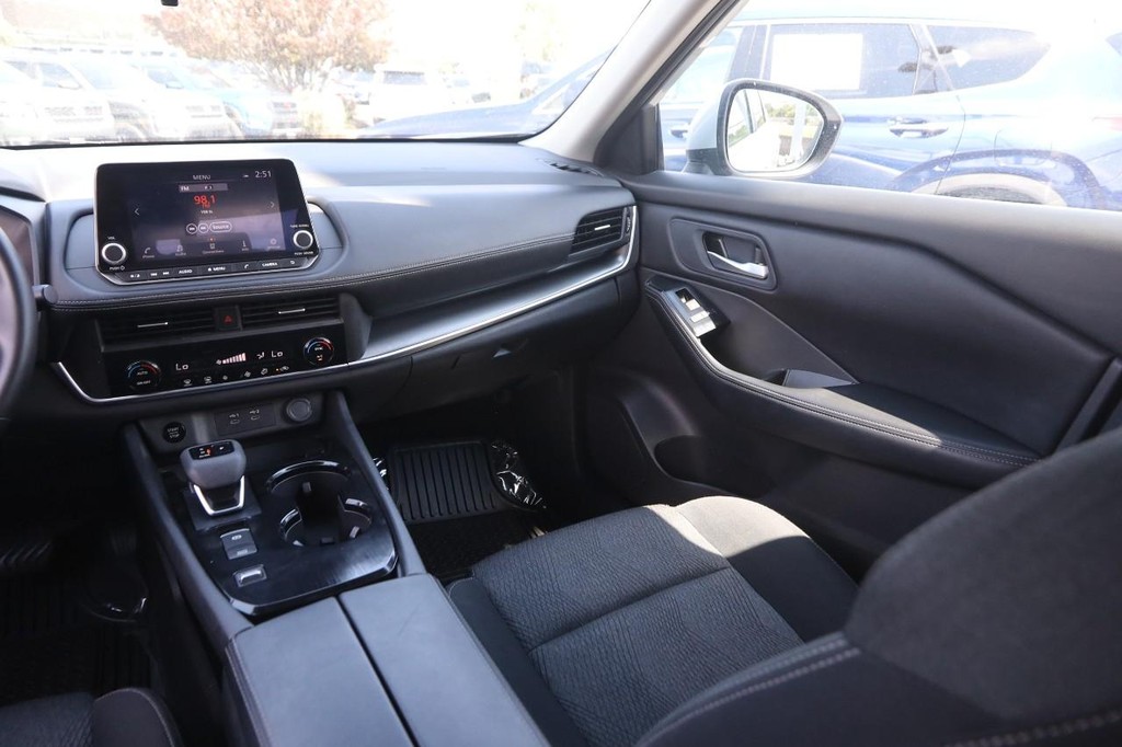 Nissan Rogue Vehicle Image 25
