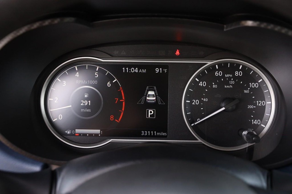 Nissan Versa Vehicle Full-screen Gallery Image 9