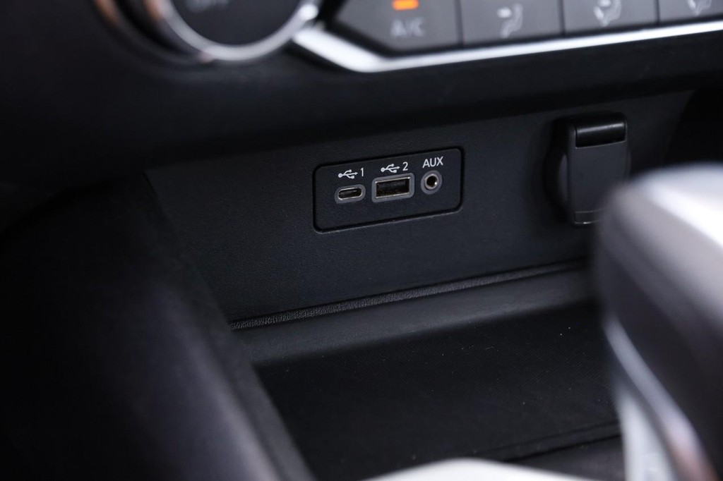 Nissan Altima Vehicle Image 18