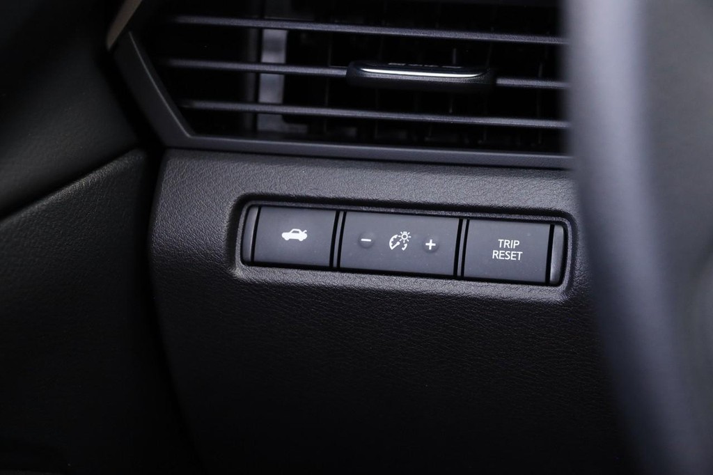 Nissan Altima Vehicle Image 19