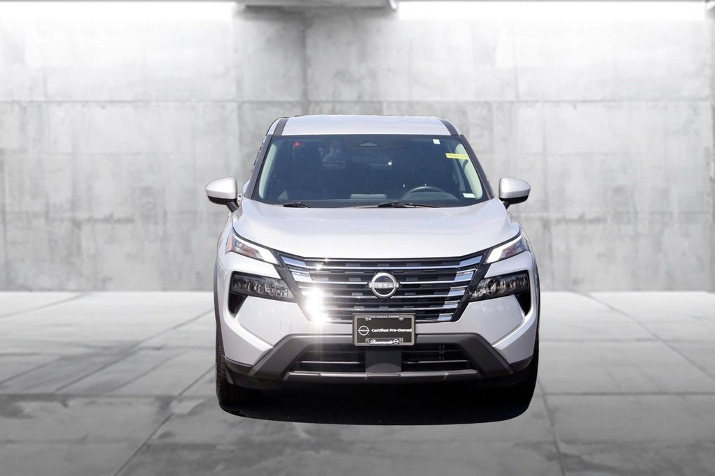 Nissan Rogue Vehicle Image 04