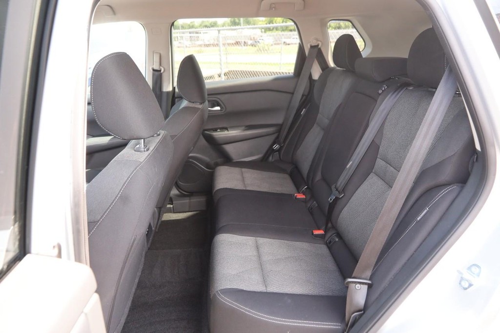 Nissan Rogue Vehicle Image 10