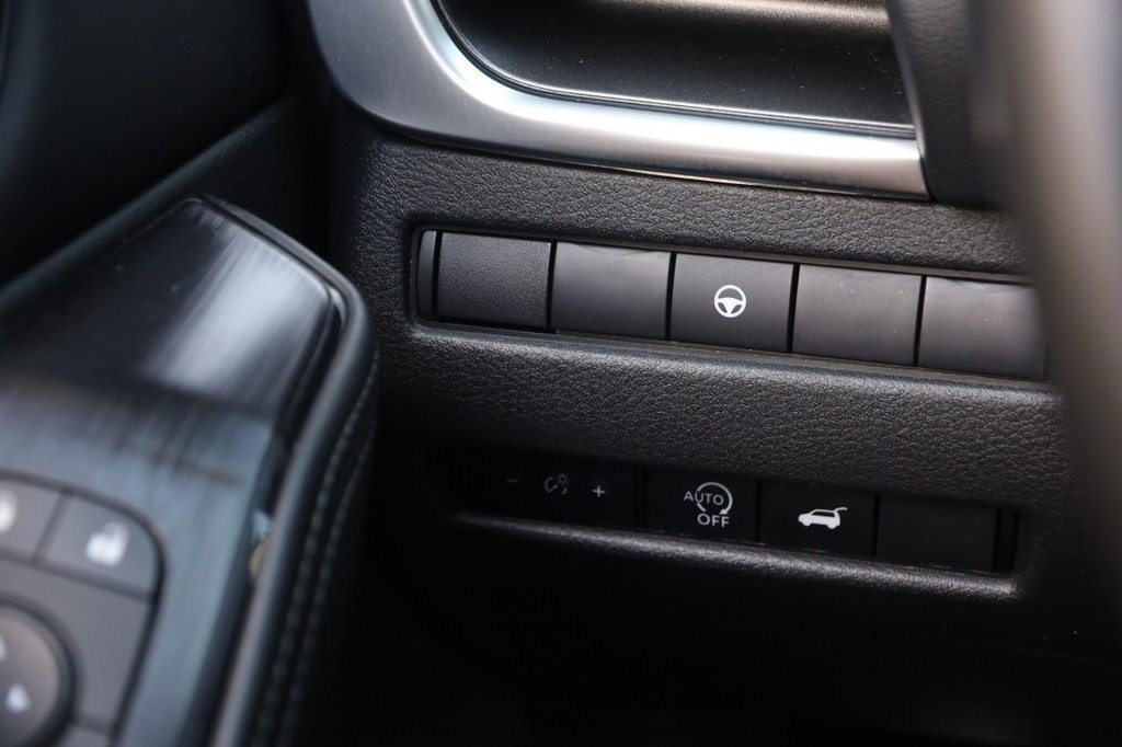 Nissan Rogue Vehicle Image 20