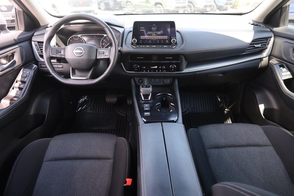 Nissan Rogue Vehicle Image 21